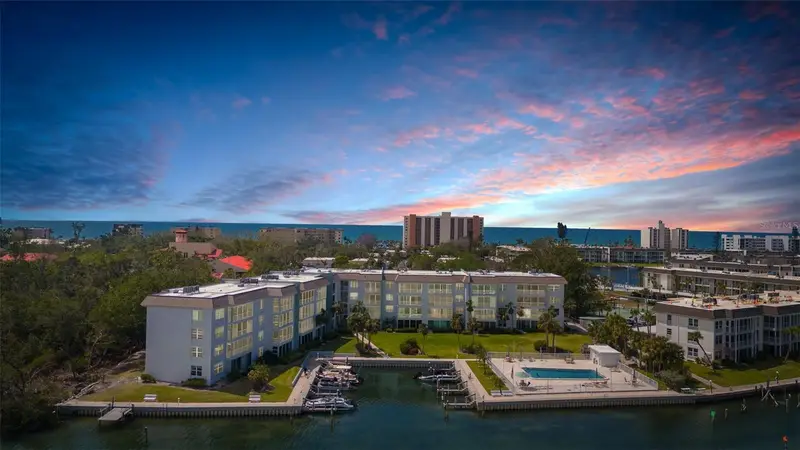 600 Sutton Pl #101b, FL