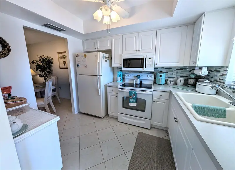 3660 Lake Bayshore Dr ##K-321, FL