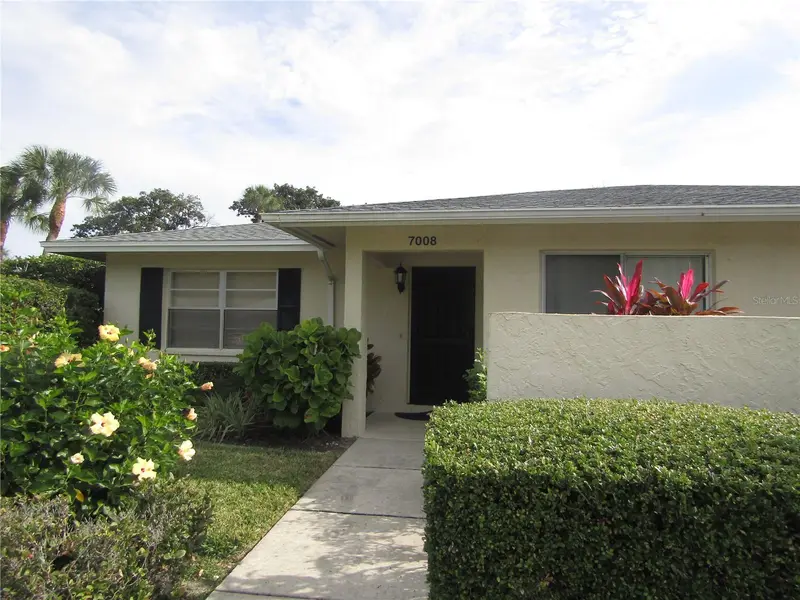 7008 W Country Club Dr N #136, FL