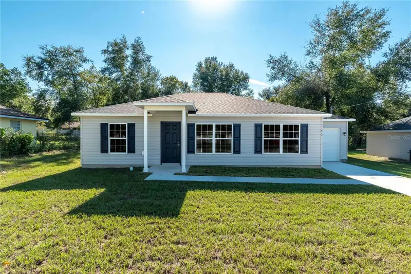 2 Malauka Loop Ln, FL