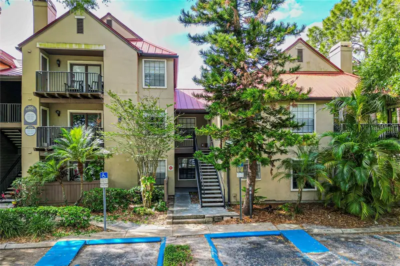 200 Afton Sq #108, FL
