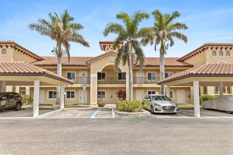 7196 N Plum Tree #323, FL