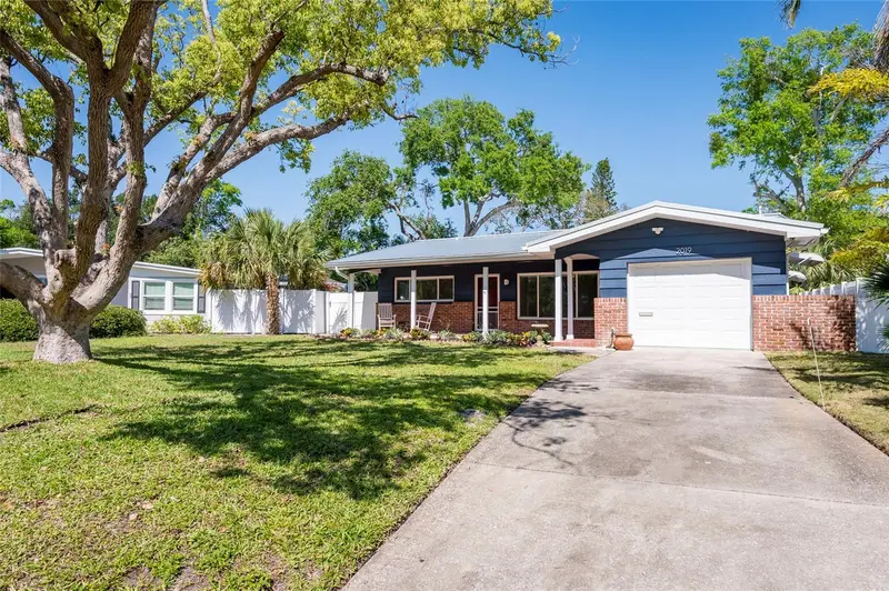 2019 Inner Cir S, FL