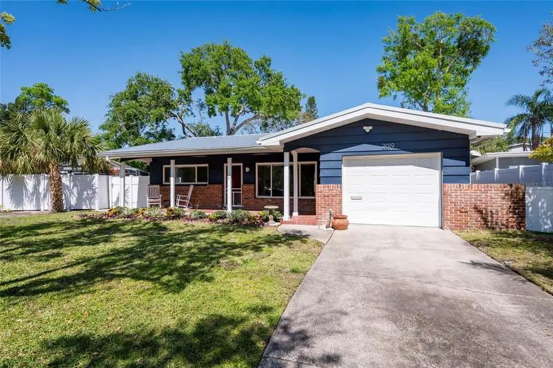 2019 Inner Cir S, FL