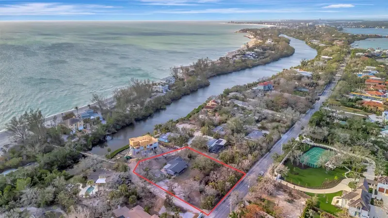 8555 Heron Lagoon Cir, FL