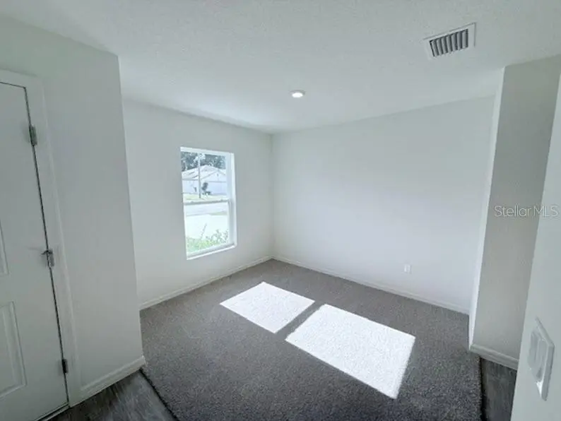 25 Round Thorn Dr, FL
