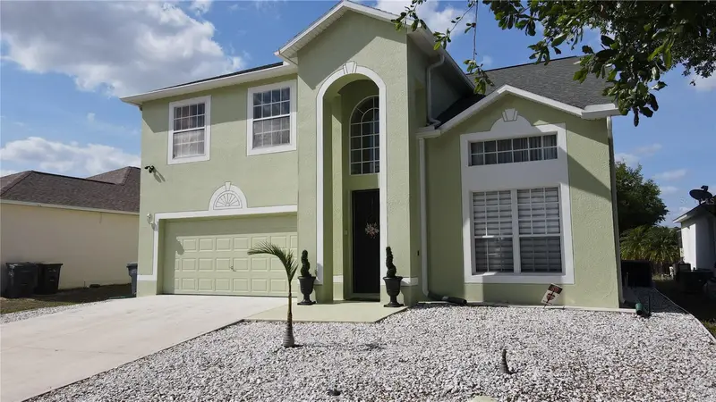 339 Sigmund Loop, FL