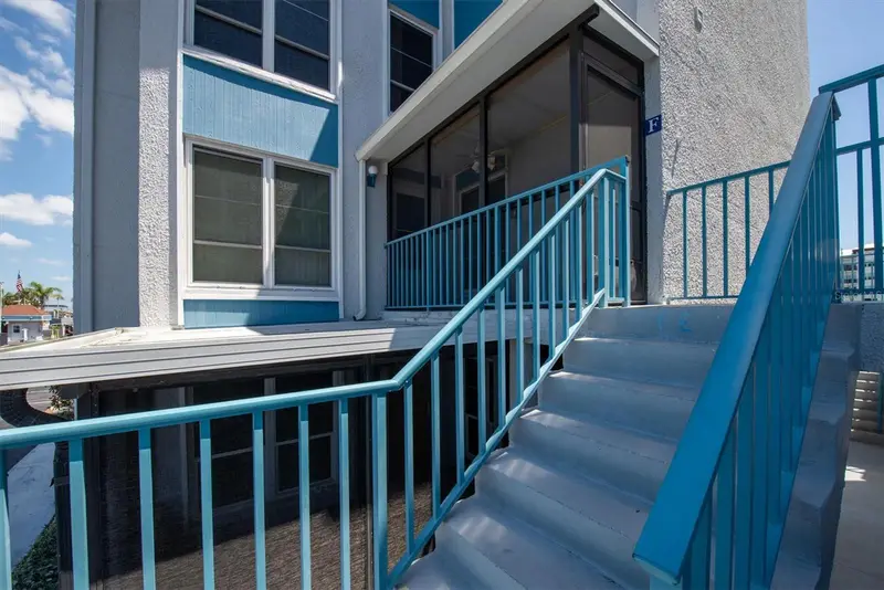 171 Medallion Blvd #F, FL
