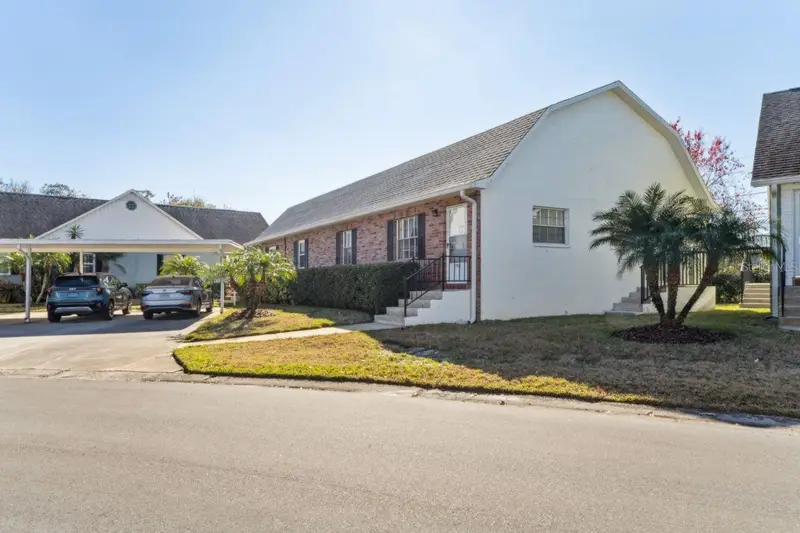 6710 Hickorywood Ln #1b, FL