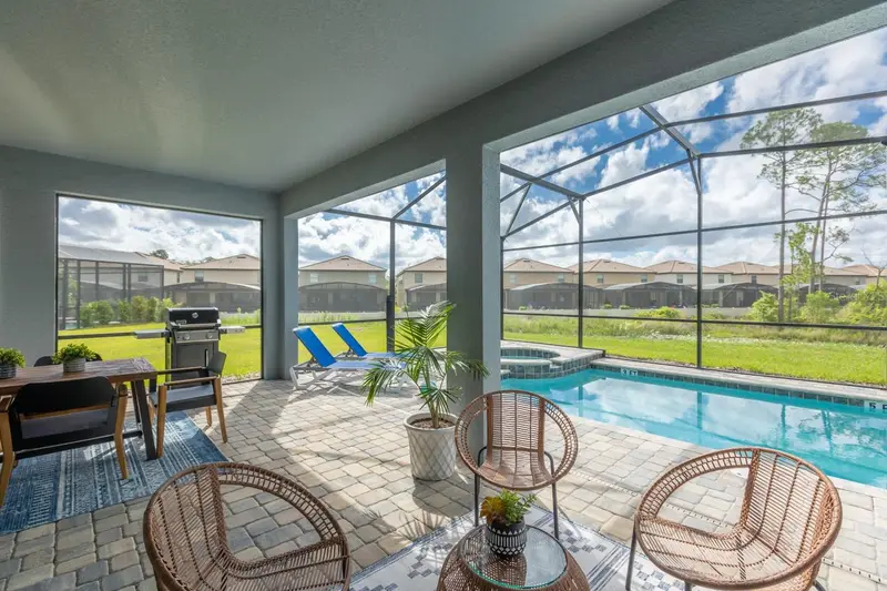 2004 Fleming Mist Pl, FL