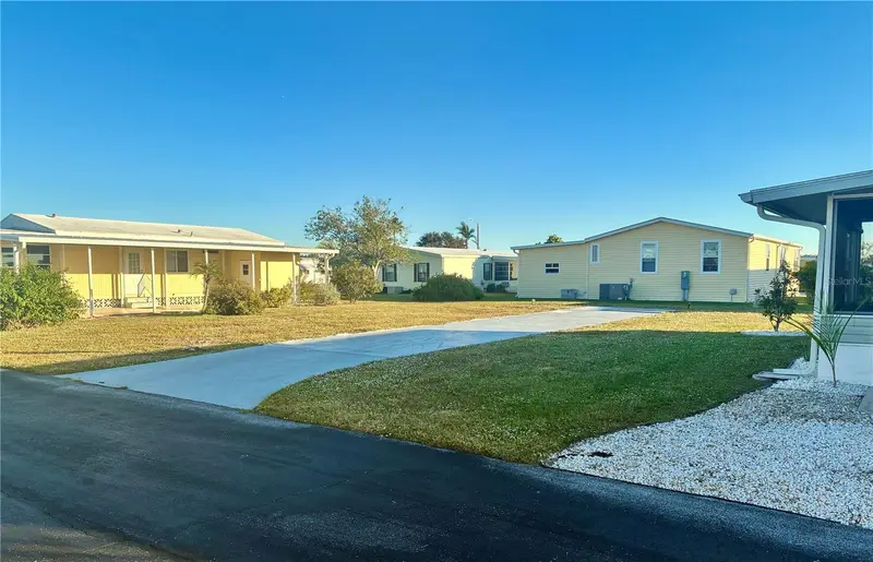 561 Longwood Dr, FL