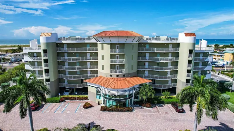 11605 Gulf Blvd #203, FL