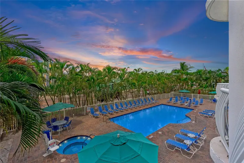 11605 Gulf Blvd #203, FL