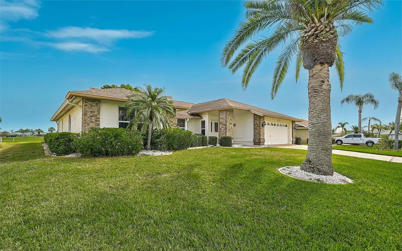 4360 Presidential Avenue Cir E, FL