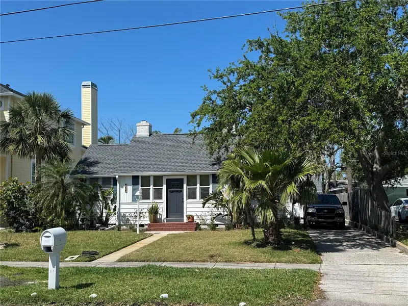 766 Bay Esplanade, FL