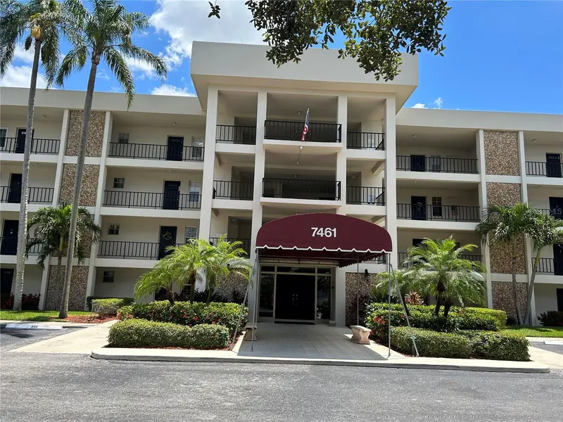 7461 W Country Club Dr N #208, FL