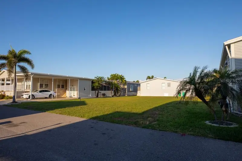 8 Emden Cir, FL