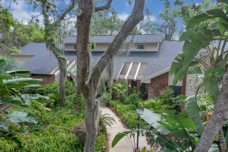 Sweetwater Oaks listing