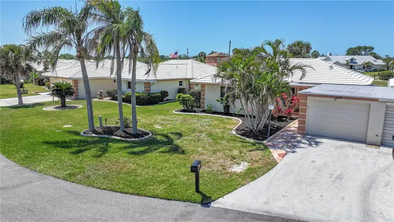 120 Villa Dr #120, FL