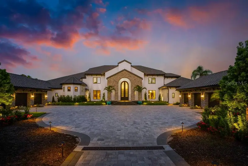 570 Manor Rd, FL