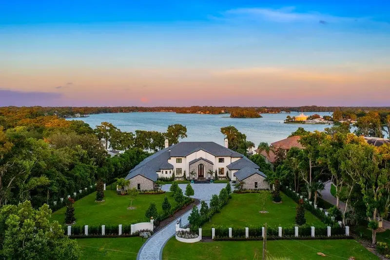 570 Manor Rd, FL