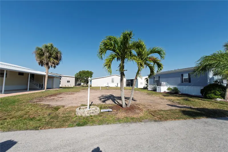 35 Amsterdam Ave, FL