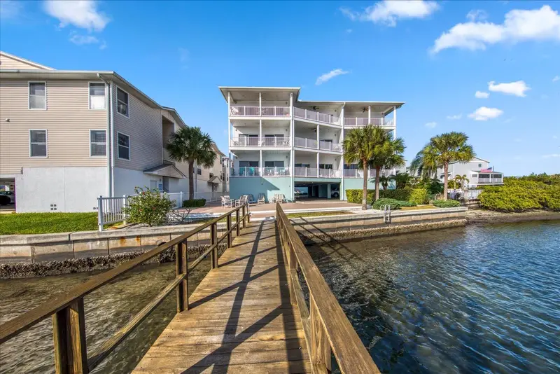 19817 Gulf Blvd #602, FL