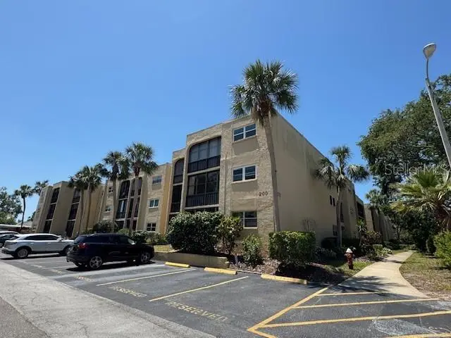 11485 Oakhurst Rd #319, FL