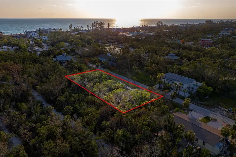 560 Gulf Bay Rd, FL