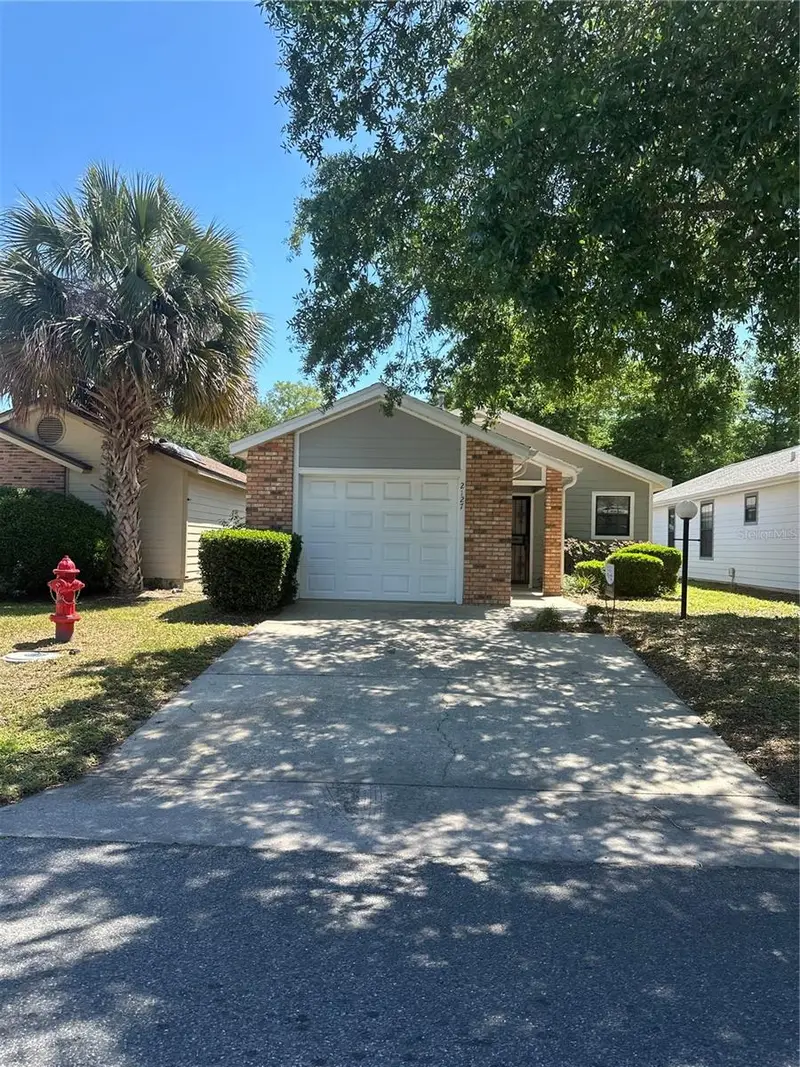 2127 N.E. 40th Ave., FL