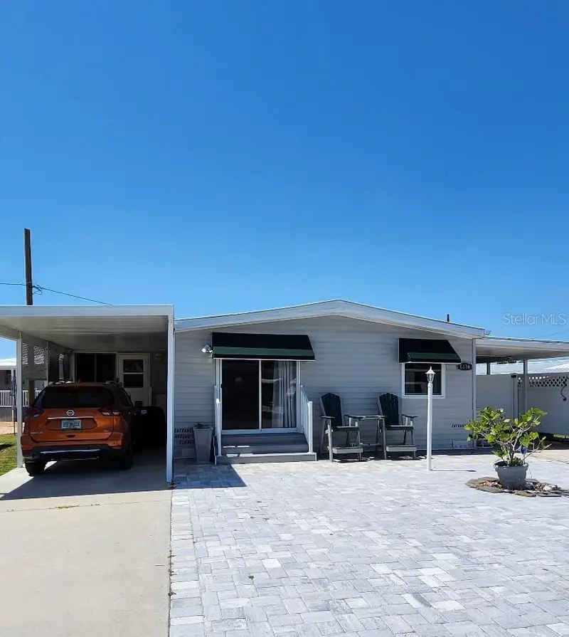 6616 Massachusetts St, FL