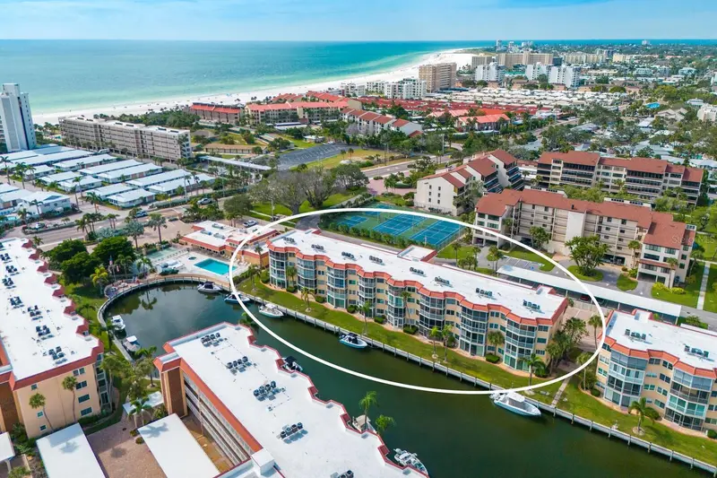 1250 N Portofino Dr #304, FL