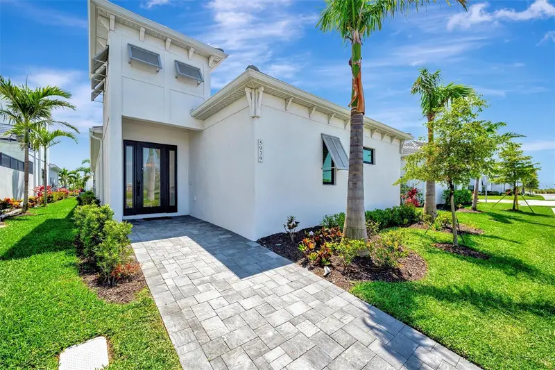 5939 Redbay Blvd, FL