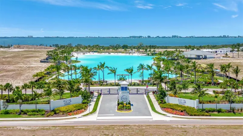 5939 Redbay Blvd, FL