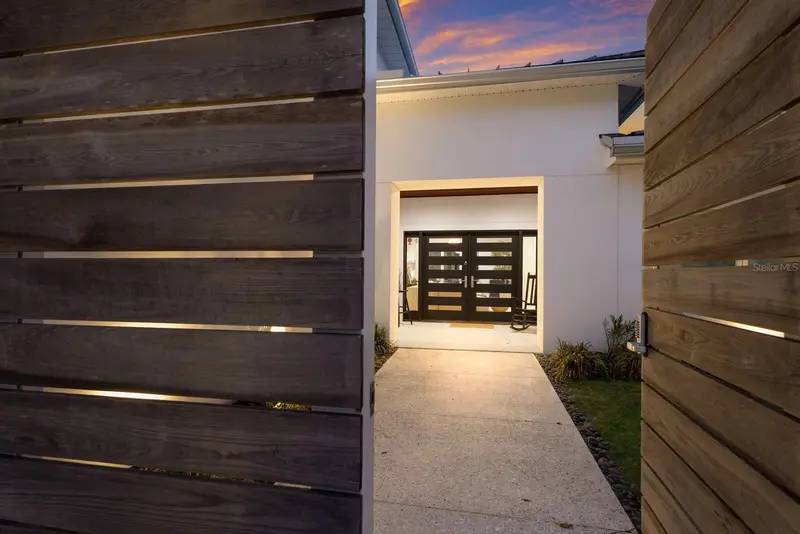 238 Island Cir, FL