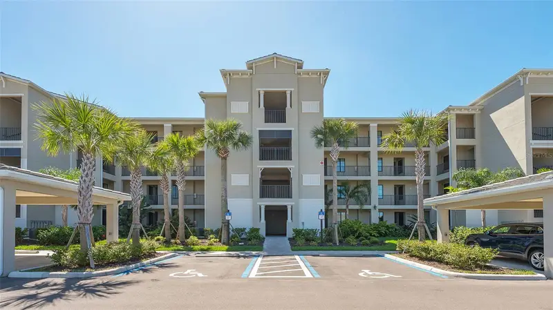17902 Gawthrop Dr #402, FL