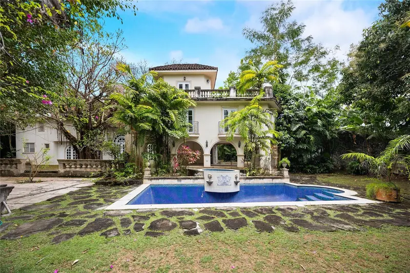 Urb. San Patricio Rivera Ferrer St. #30, PR