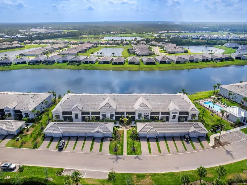 14214 Heritage Landing Blvd #817, FL