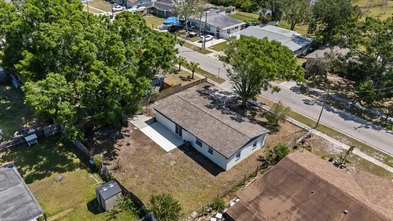 324 Country Club Dr, FL
