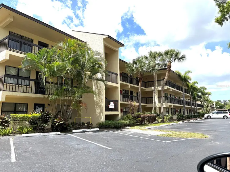 425 30th Ave W #C204, FL