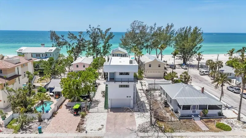 2918 Avenue E, FL