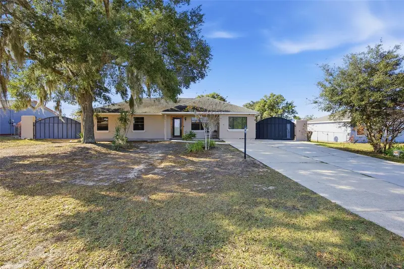 1114 Hickory Rd, FL