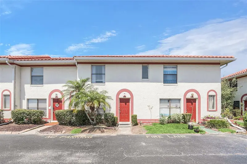 1612 Sandy Point Sq #56, FL