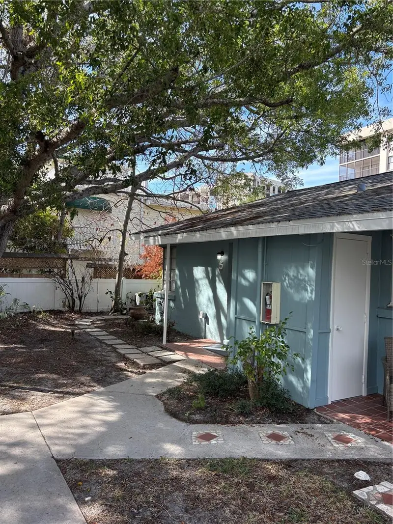 170 Roosevelt Dr #5, FL