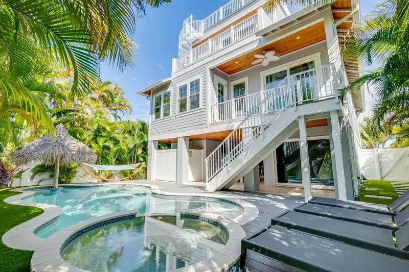 212 72nd, FL