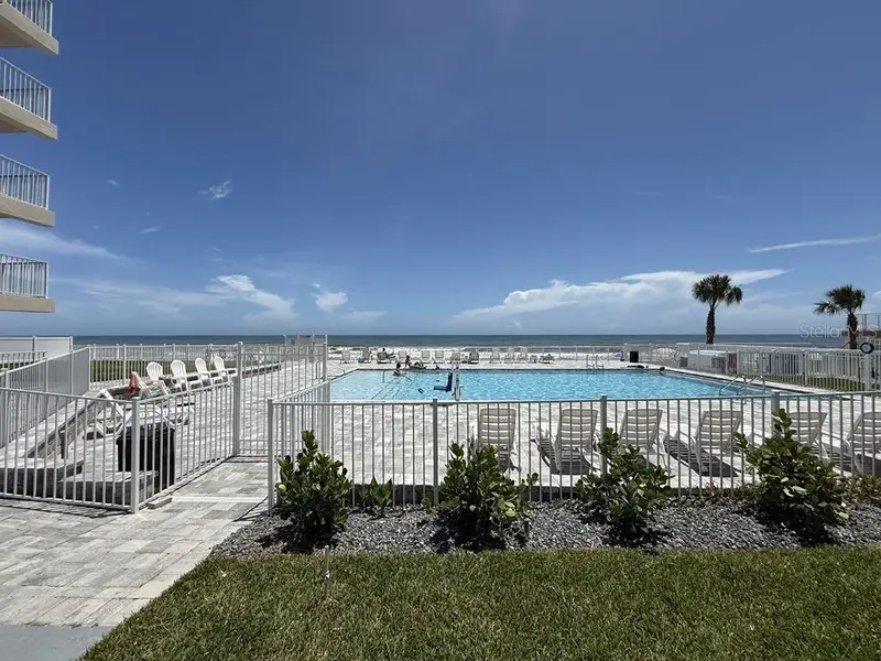 2043 S Atlantic Ave #105, FL