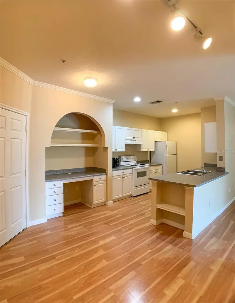 860 N Orange Ave #428, FL