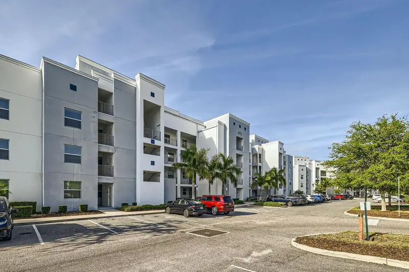 4731 Clock Tower Dr #104, FL