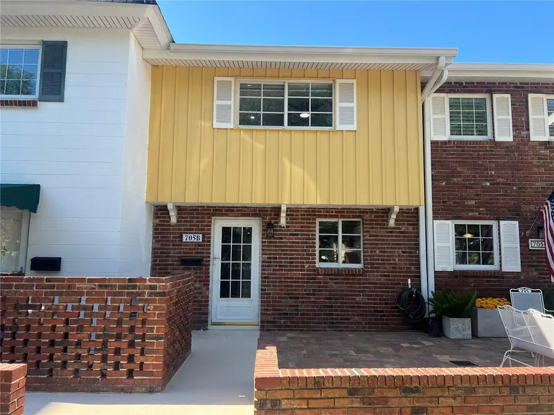 705 W Venice Ave #705b, FL