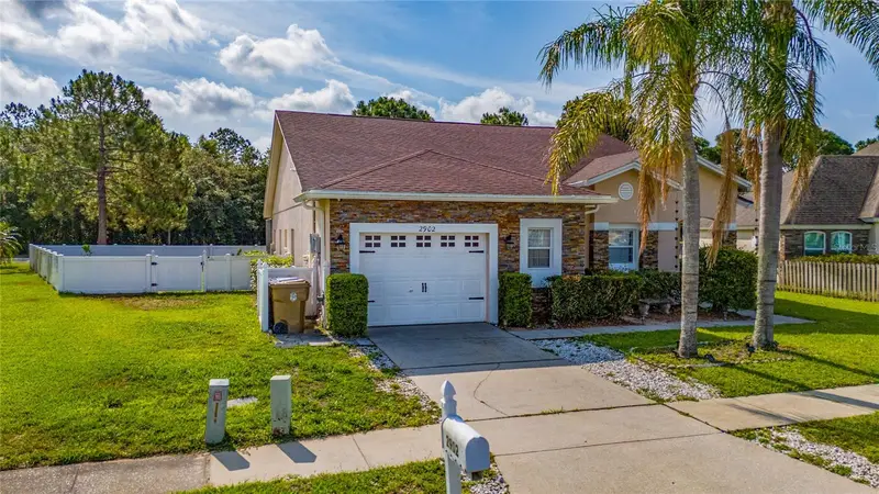 2902 Paddington Way, FL